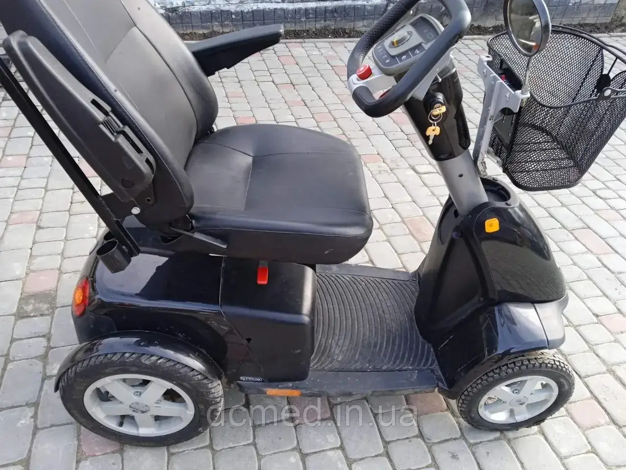 4489836031_elektroskuter-booster-trophy